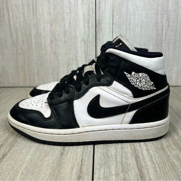 Jordan 1 Retro Mid Panda Black White Lace Up Sneaker Casual Shoe Women’s Size 5 - Picture 3 of 9